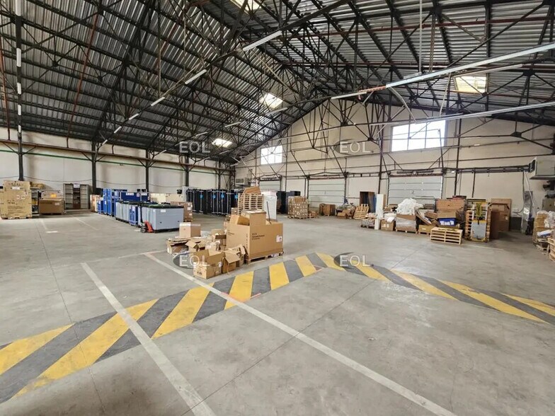 Industrial in Bonneuil-sur-Marne to rent - Building Photo - Image 3 of 7