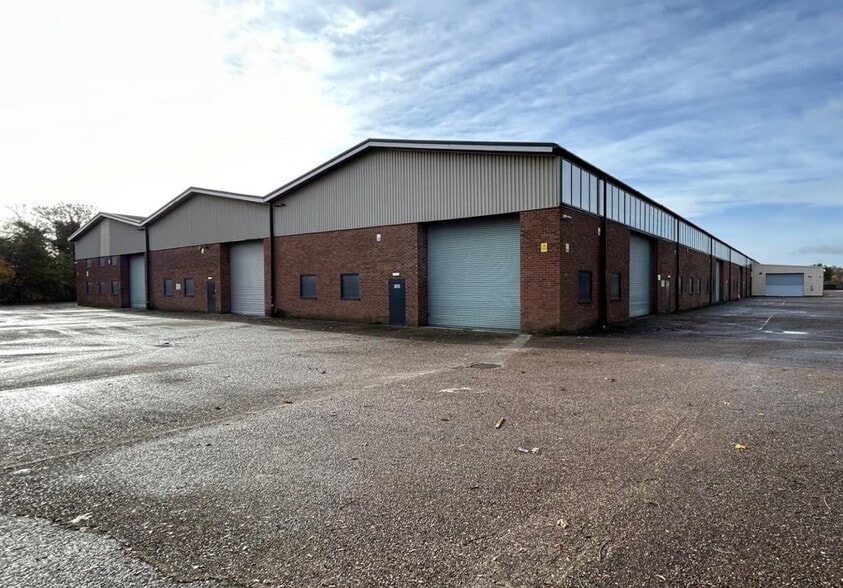 Fields Farm Rd, Nottingham to rent - Building Photo - Image 2 of 4