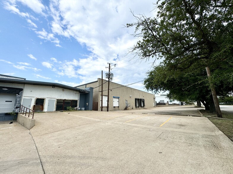 1625 Hinton St, Dallas, TX for rent - Building Photo - Image 1 of 2