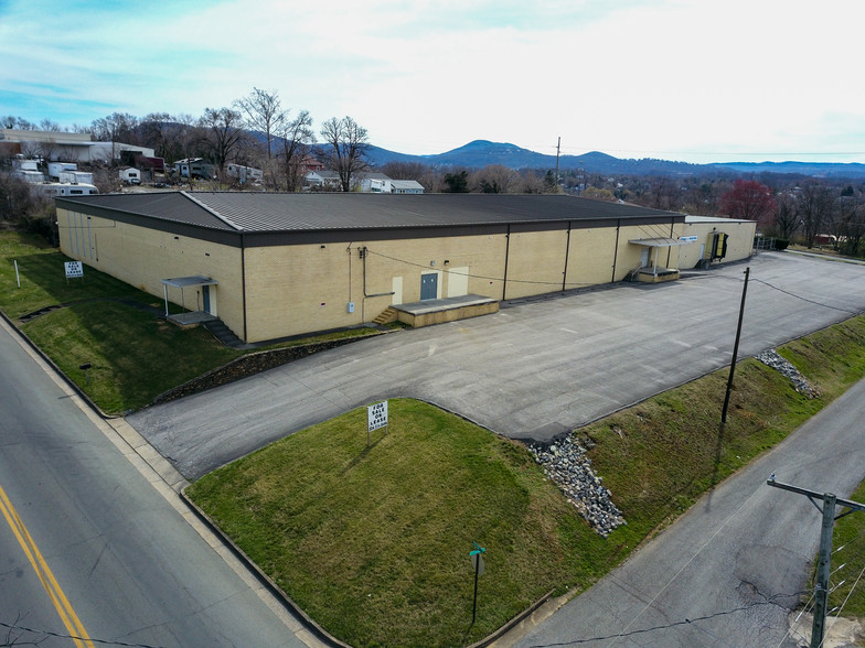 2026 Salem Ave SW, Roanoke, VA for sale - Building Photo - Image 1 of 1