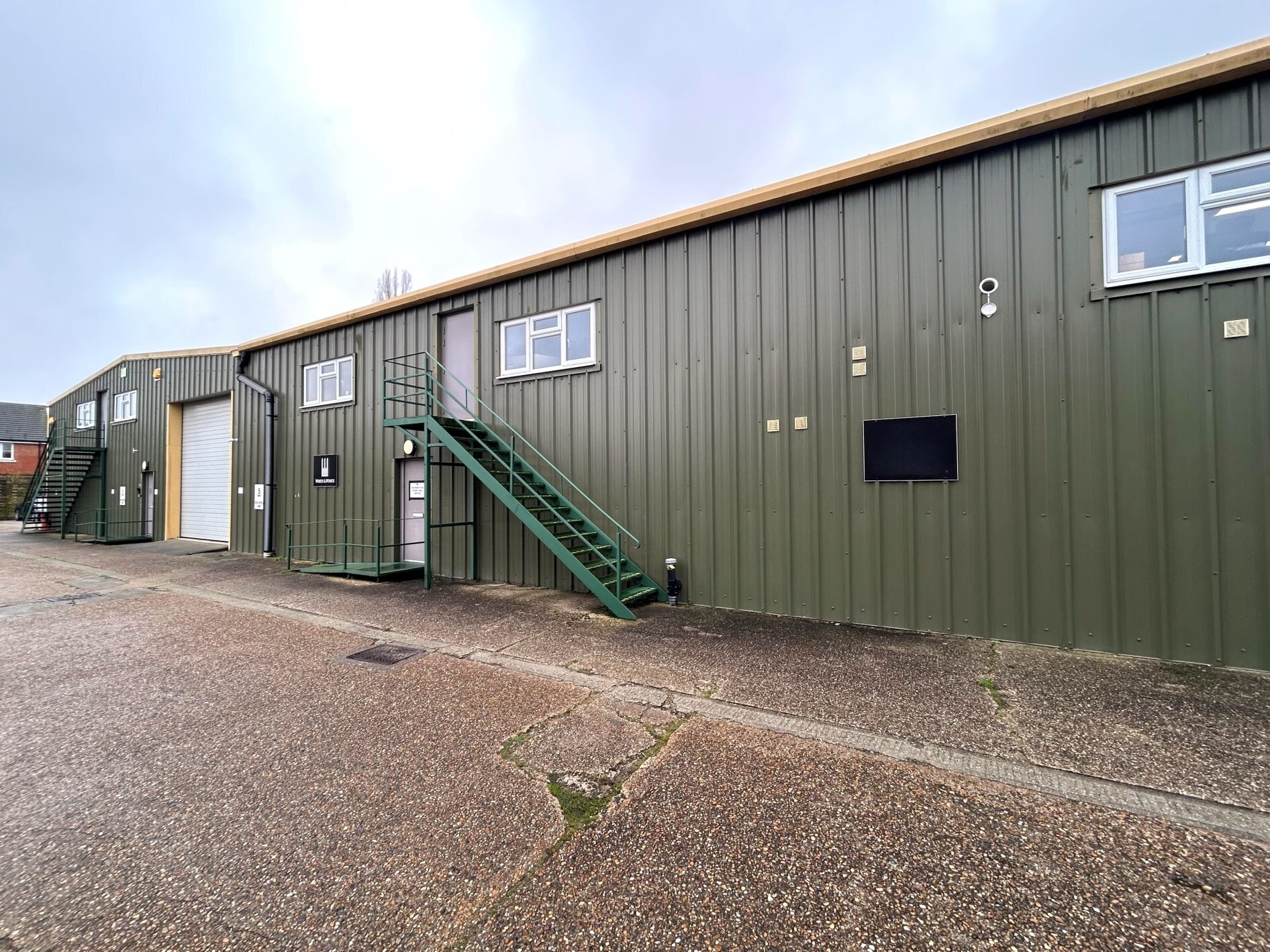 Main Rd, Great Leighs to rent Building Photo- Image 1 of 3