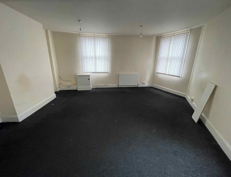 1-1A Waterloo Rd, Stoke On Trent for rent - Interior Photo - Image 3 of 3