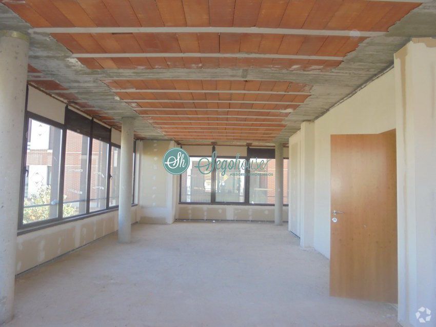 Retail in La Lastrilla, Segovia to rent Interior Photo- Image 1 of 2