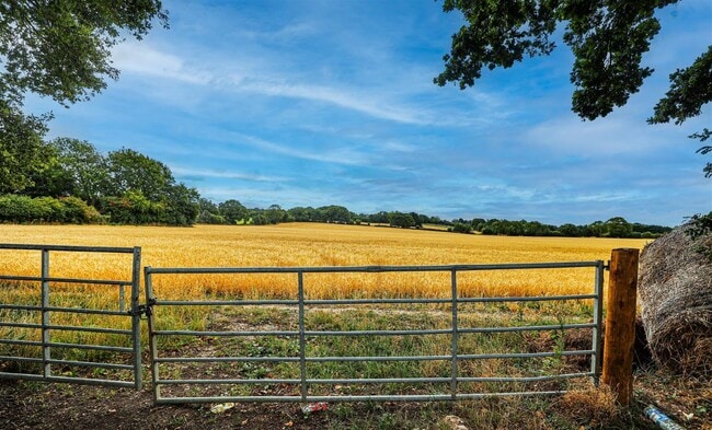 More details for 203 Toms Ln, Kings Langley - Land for Sale