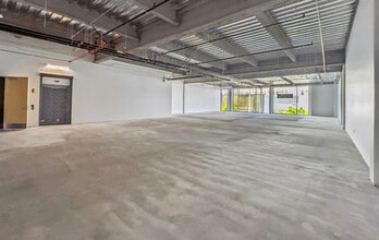 315-319 N Beverly Dr, Beverly Hills, CA to rent Interior Photo- Image 2 of 4