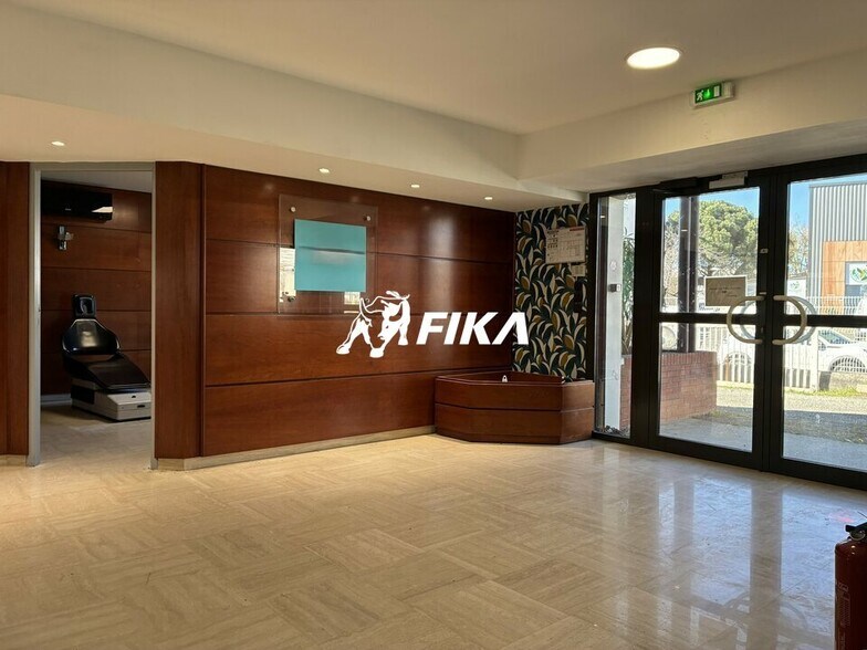 12 Rue André Citröen, Balma to rent - Lobby - Image 1 of 7