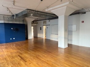 216 E 45th St, New York, NY to rent Interior Photo- Image 2 of 9