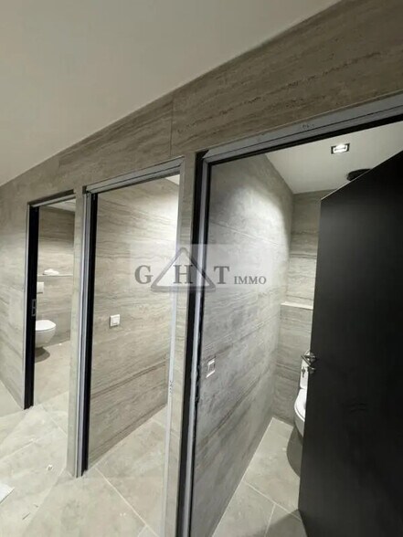 Office in Maisons-Alfort to rent - Interior Photo - Image 3 of 4