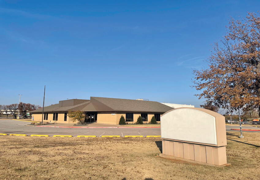 1301 SE 59th St, Oklahoma City, OK for rent - Primary Photo - Image 1 of 2