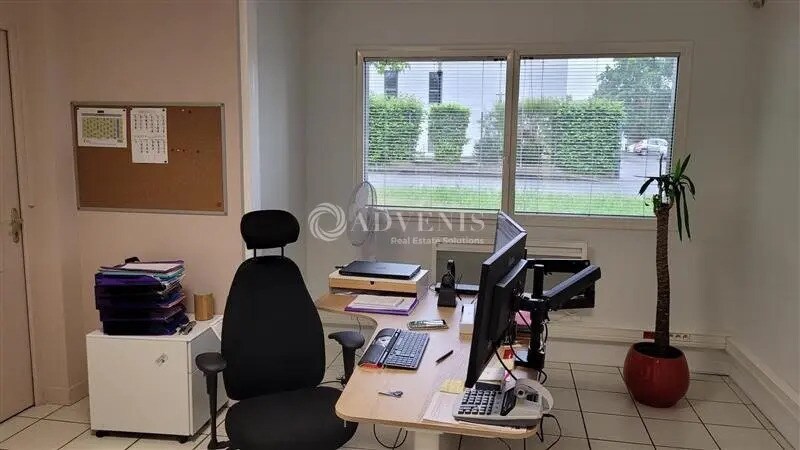 Light Industrial in La Chapelle-sur-Erdre to rent Building Photo- Image 1 of 10