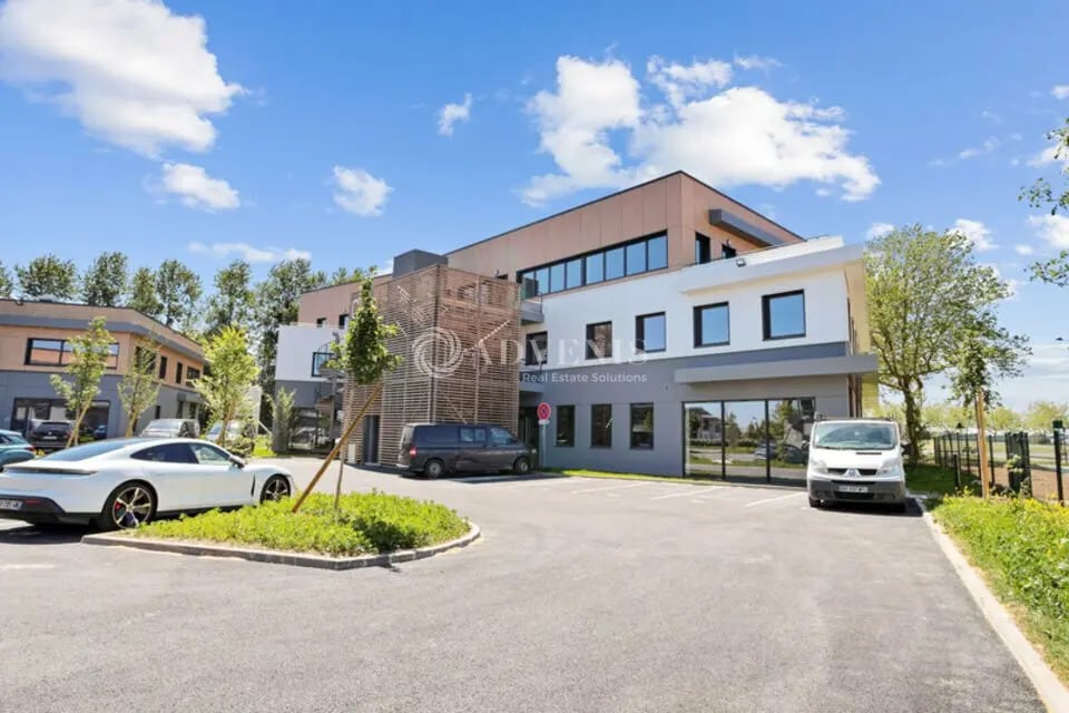 Vente Bureaux 87 m² - Photo 1