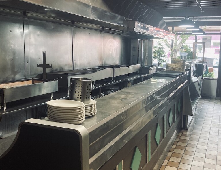 71-73 Myddleton Rd, London to rent - Interior Photo - Image 3 of 10