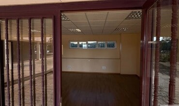 Retail in Ávila, Ávila to rent Interior Photo- Image 1 of 3