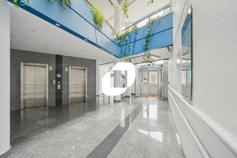 Office in Villepinte to rent - Interior Photo - Image 2 of 8