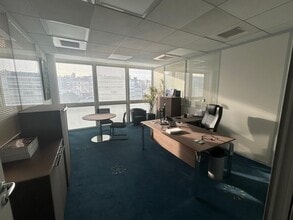 Office in Marseille for sale Interior Photo- Image 2 of 5