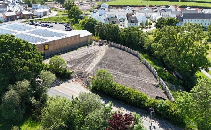 Monks Way, Bovey Tracey for sale Primary Photo- Image 1 of 5