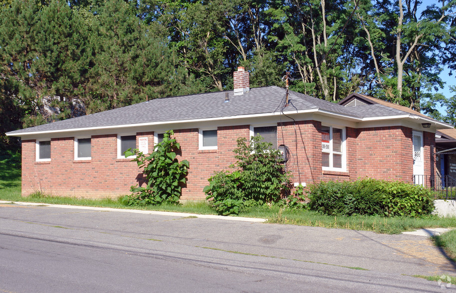 956 Western Ave, Albany, NY for sale - Primary Photo - Image 1 of 1