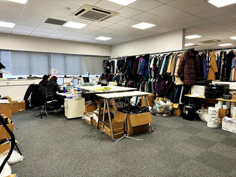 53 Norman Rd, London to rent - Interior Photo - Image 3 of 9