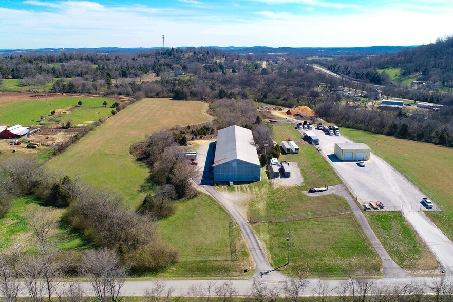 1742 Monsanto Rd, Columbia, TN for sale - Primary Photo - Image 1 of 1