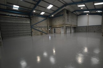 Willow Ln, Mitcham to rent Interior Photo- Image 1 of 3