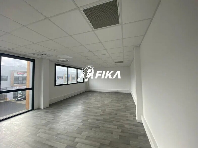 Light Industrial in Toulouse to rent - Building Photo - Image 3 of 37