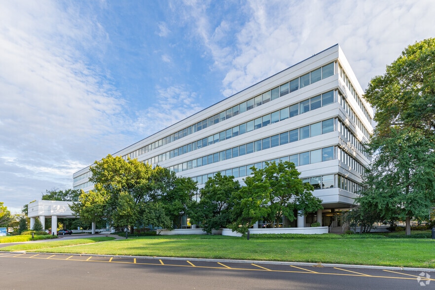 1 International Plz, Philadelphia, PA for rent - Building Photo - Image 2 of 13