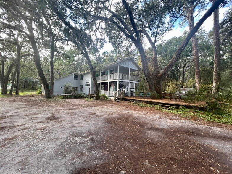 5381 S Fletcher Ave, Fernandina Beach, FL for rent - Building Photo - Image 3 of 10