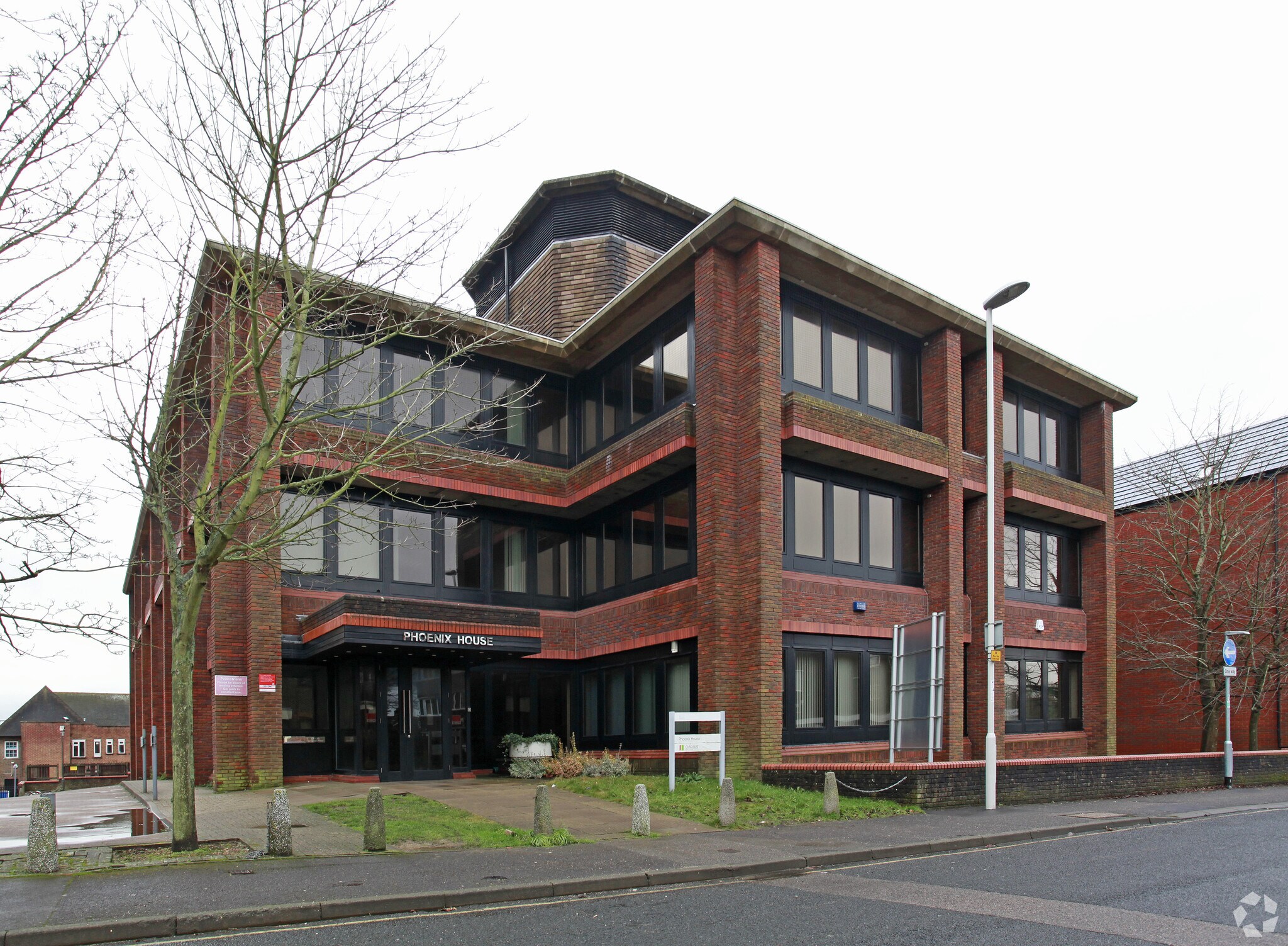 23-25 Cantelupe Rd, East Grinstead for sale Primary Photo- Image 1 of 1