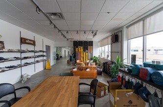 8270-8310 Ch Devonshire, Mt Royal, QC to rent Building Photo- Image 2 of 5