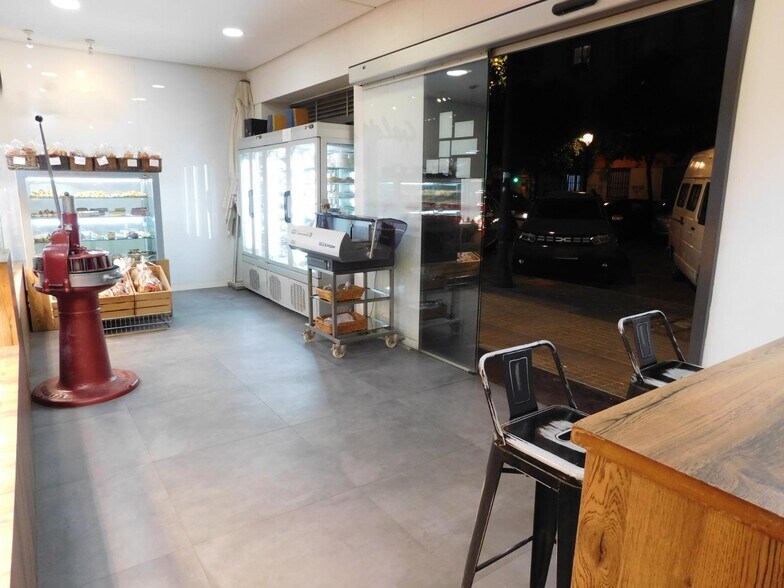 Retail in València, Valencia for sale - Building Photo - Image 1 of 70