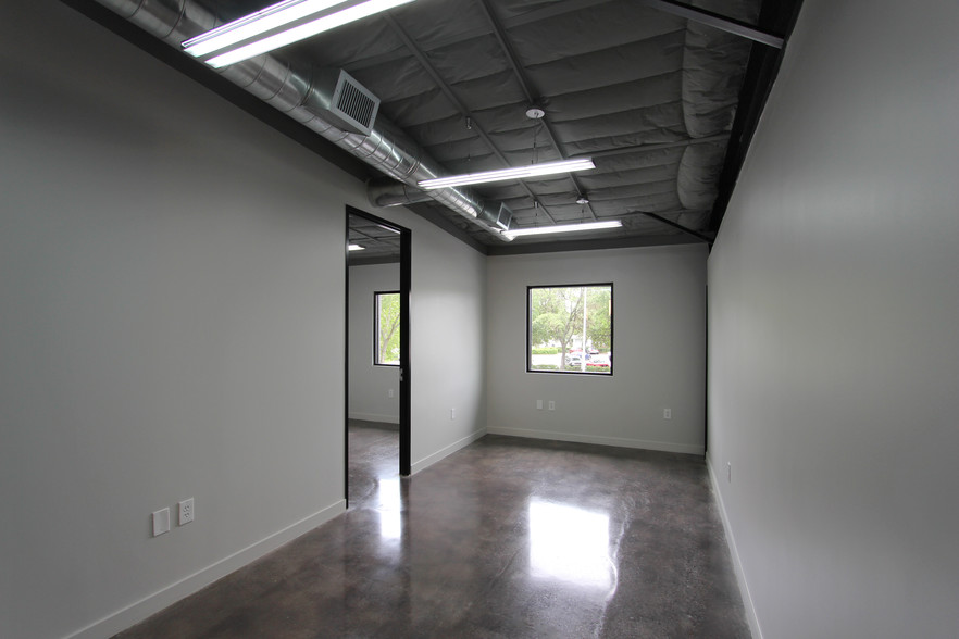 535 W 20th St, Houston, TX for rent - Interior Photo - Image 3 of 6