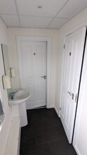 16-17 Station Clos, Potters Bar for rent Interior Photo- Image 2 of 3