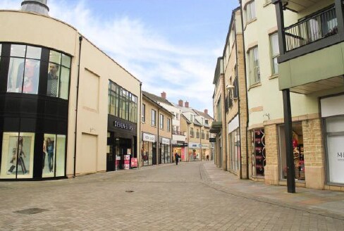 12-14 Marriotts Walk, Witney for sale Primary Photo- Image 1 of 1