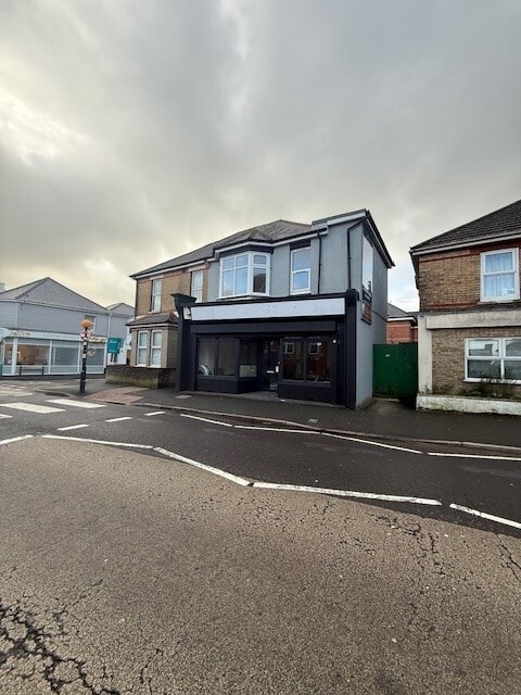 137 Seabourne Rd, Bournemouth to rent Building Photo- Image 1 of 3