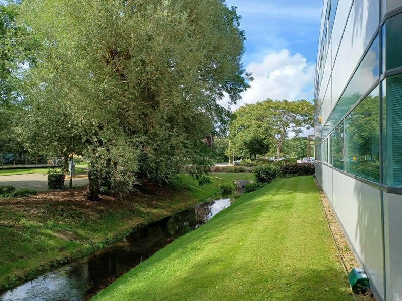 London Rd, Newbury to rent - Building Photo - Image 2 of 4