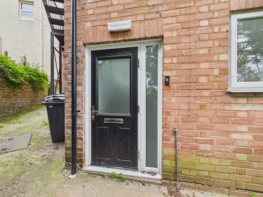 22 Newtown Rd, Malvern to rent Primary Photo- Image 1 of 2
