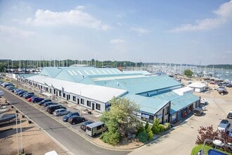School Ln, Southampton to rent Building Photo- Image 2 of 4