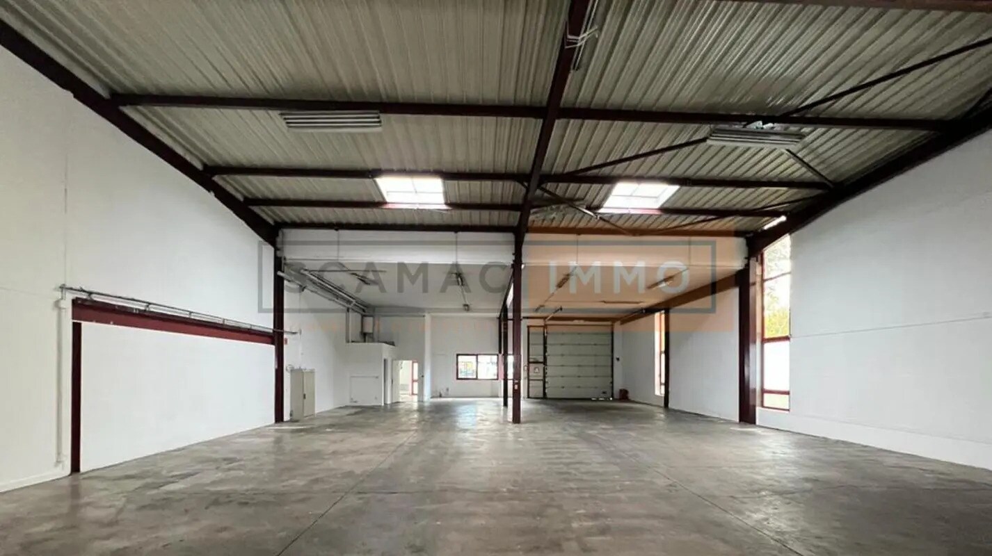 Light Industrial in Le Blanc-Mesnil to rent Interior Photo- Image 1 of 6