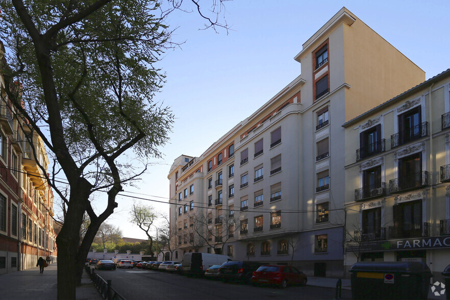 Calle Seminario de Nobles, 4, Madrid, Madrid for rent - Building Photo - Image 2 of 2