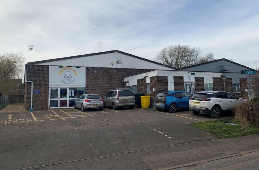 Viking Way, Bar Hill for sale - Primary Photo - Image 1 of 1