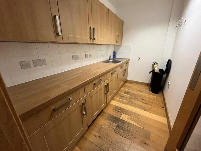 Old Ipswich Rd, Ardleigh to rent - Building Photo - Image 3 of 4