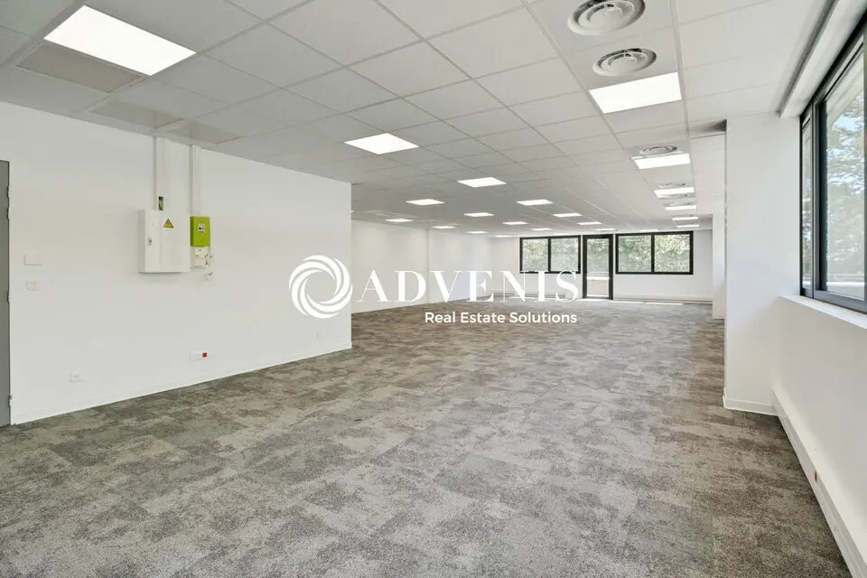 Location Bureaux 87 m² - Photo 1