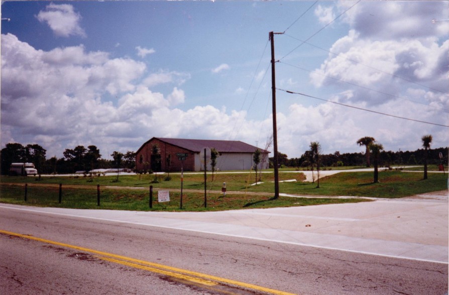 Speciality in Osteen, FL for sale - Primary Photo - Image 1 of 1