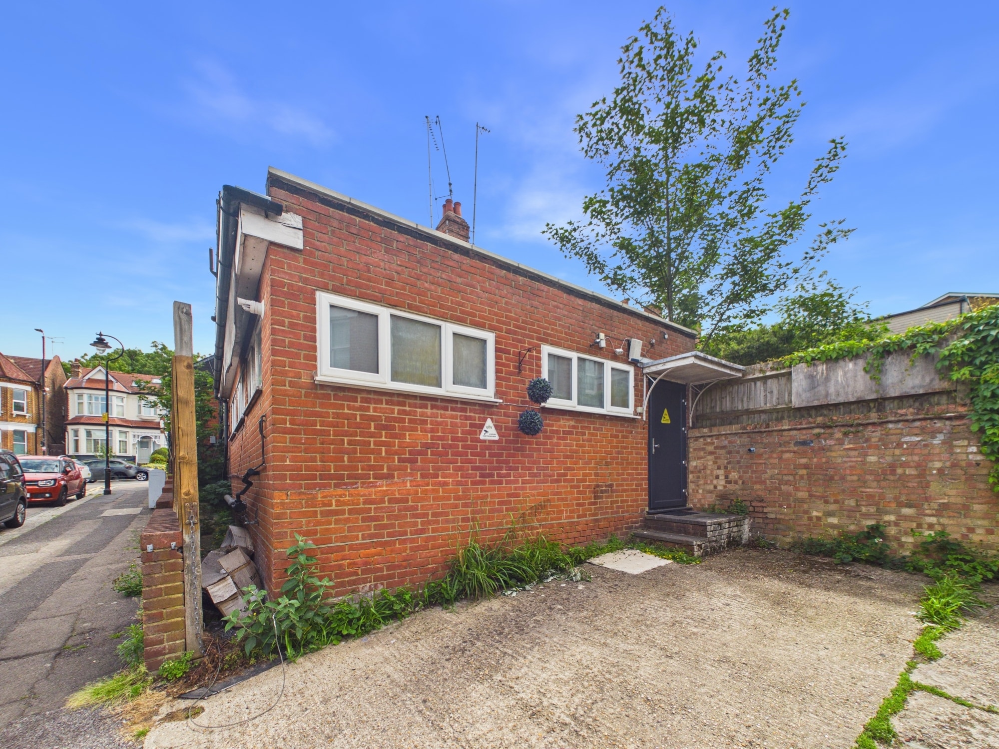 51 Colney Hatch Ln, London to rent Building Photo- Image 1 of 7