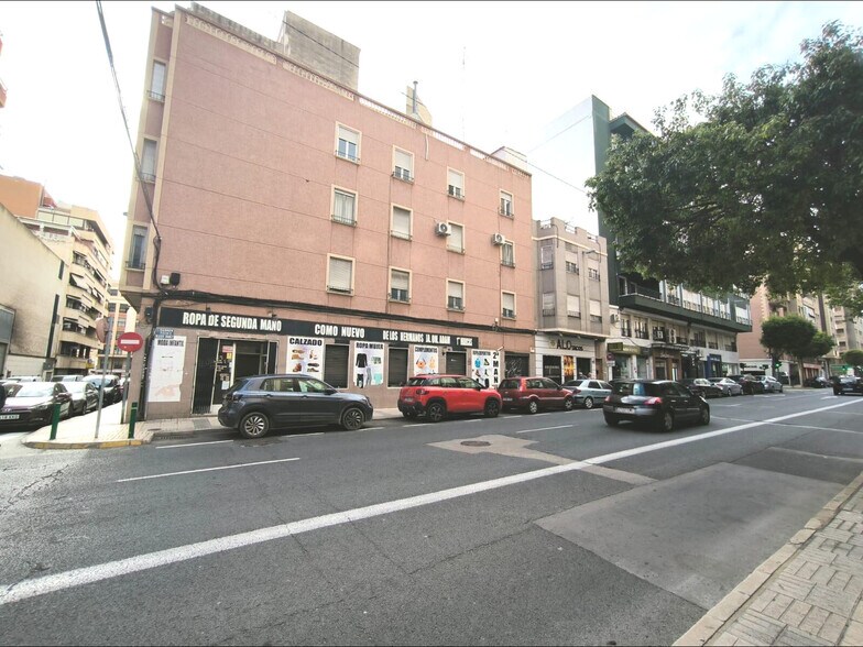 Carrer Maestro Giner, 15, Elche, Alicante to rent - Building Photo - Image 2 of 14