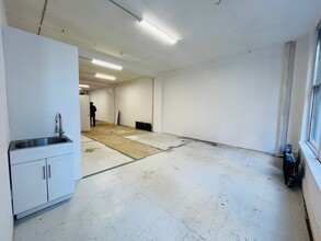 39-41 W 31st St, New York, NY for rent Building Photo- Image 1 of 8