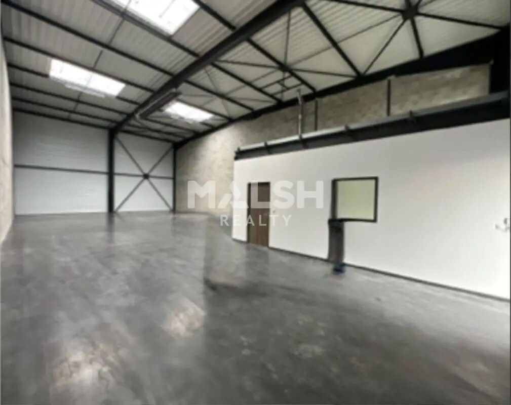 Light Industrial in Villefranche-sur-Saône for sale Interior Photo- Image 1 of 2