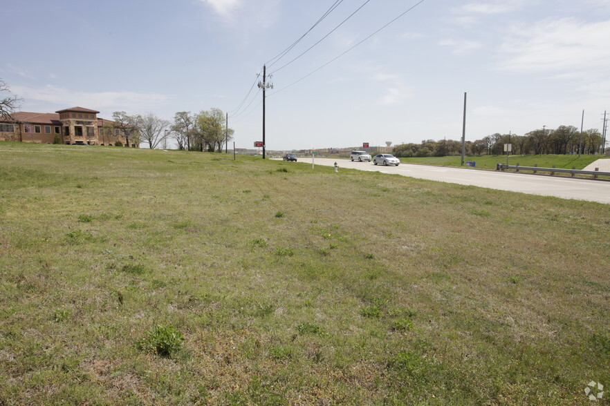 985 Carroll Ave, Southlake, TX for rent - Building Photo - Image 2 of 5