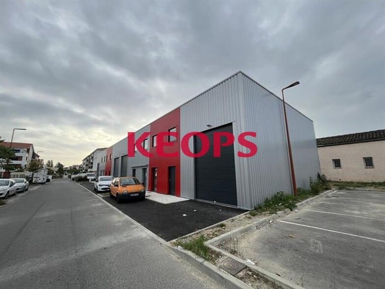Light Industrial in Toulouse to rent - Building Photo - Image 1 of 7