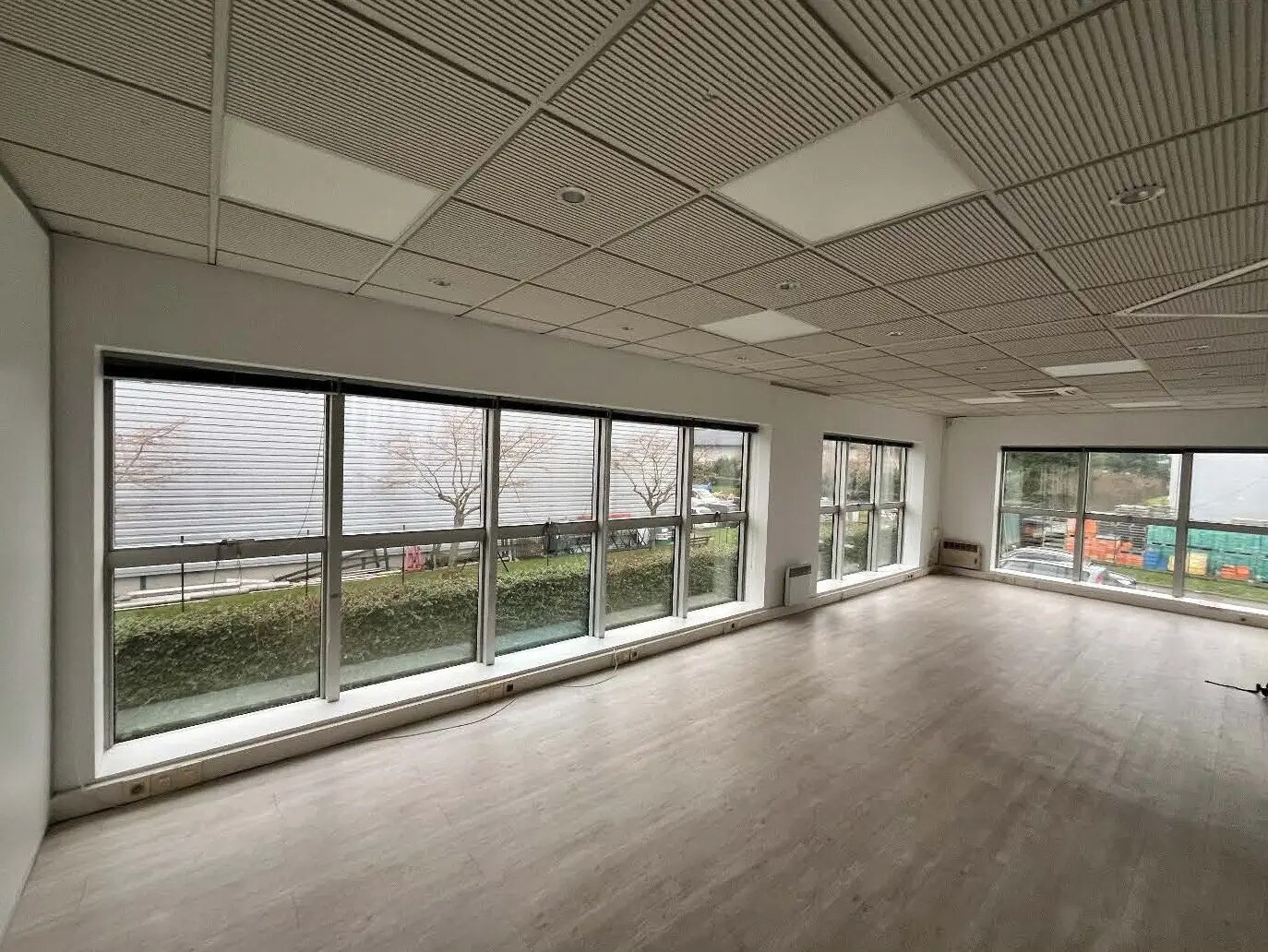 Office in Trappes to rent Interior Photo- Image 1 of 8